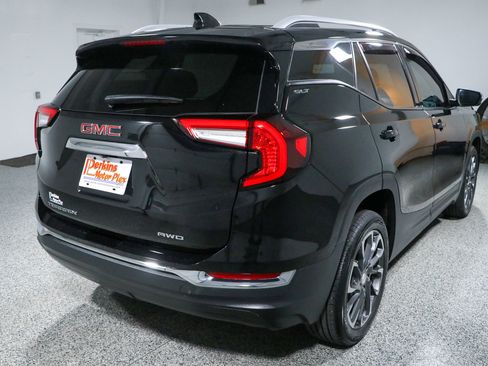 Used 2022 GMC Terrain SLT w/ LPO, Floor Liner Package AWD/4WD image 7