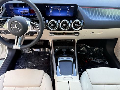 New 2025 Mercedes-Benz GLA 250 image 26
