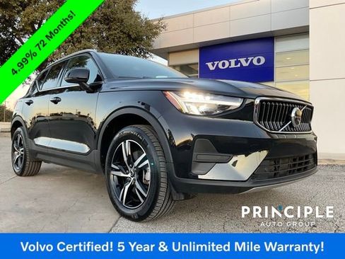 Certified 2025 Volvo XC40 B5 Core image 1