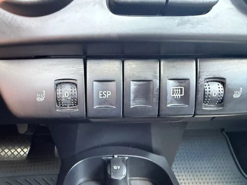 Used 2009 Volkswagen Beetle Coupe FWD image 36
