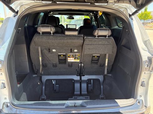 Used 2025 Toyota Sienna XSE AWD/4WD image 16