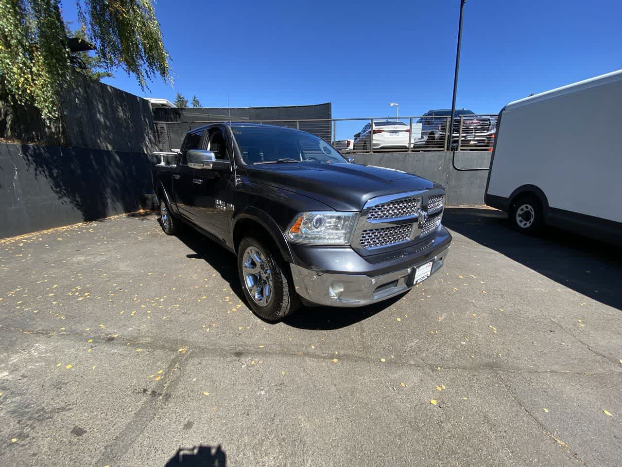 Used 2014 RAM 1500 Laramie w/ Convenience Group AWD/4WD image 8