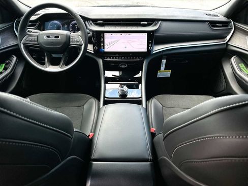 New 2026 Jeep Grand Cherokee Altitude RWD image 25