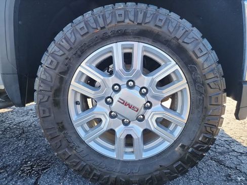 Used 2021 GMC Sierra 2500 SLT w/ SLT Preferred Package AWD/4WD image 26