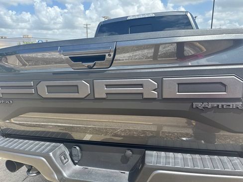 Used 2019 Ford F150 Raptor w/ Equipment Group 802A Luxury AWD/4WD image 7