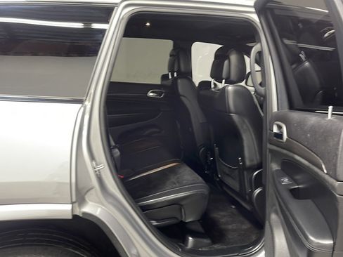 Used 2018 Jeep Grand Cherokee Altitude AWD/4WD image 19