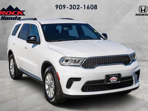 Used 2023 Dodge Durango SXT image 3