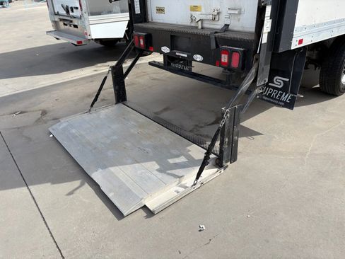 Used 2017 Chevrolet Express 3500 image 11