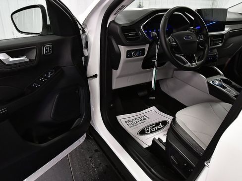 New 2025 Ford Escape SE w/ PHEV Premium Package image 15