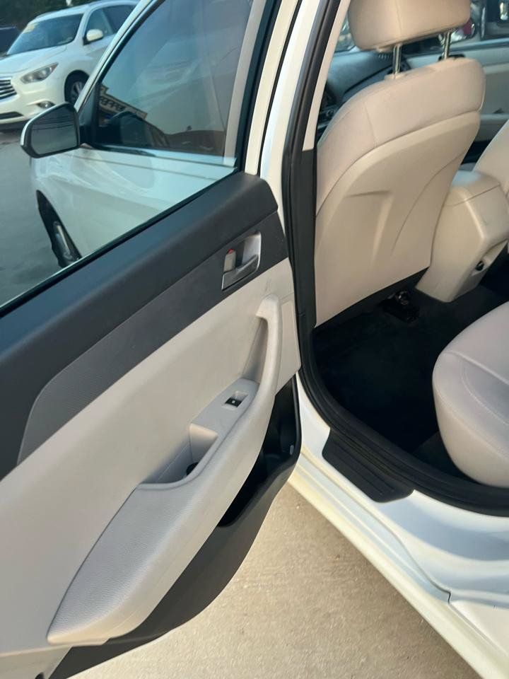 Used 2018 Hyundai Sonata SE FWD image 9