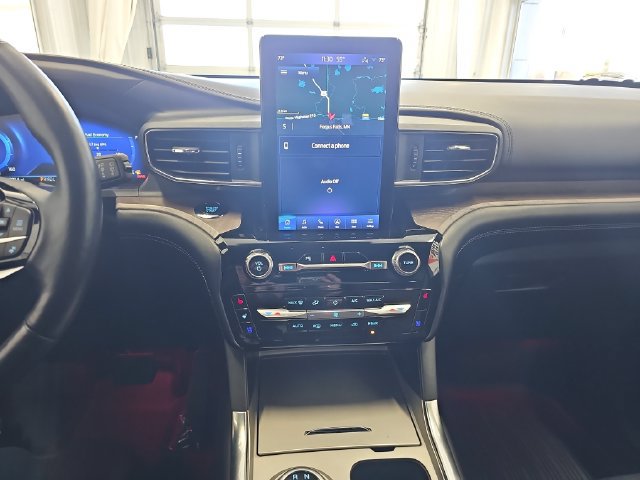 Used 2023 Ford Explorer Platinum w/ Technology Package AWD/4WD image 17