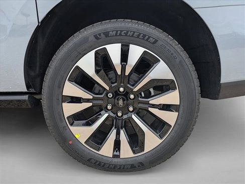 New 2025 Ford Expedition Max Platinum w/ Driver's Package image 10