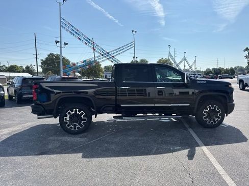 Used 2025 Chevrolet Silverado 2500 High Country image 16