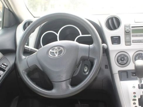 Used 2009 Toyota Matrix FWD image 12