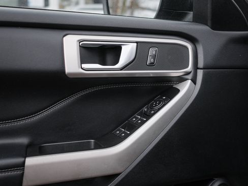 Used 2022 Ford Explorer XLT w/ Equipment Group 202A image 15