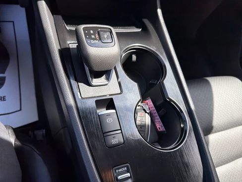 Used 2025 Nissan Rogue SV w/ SV Premium Package FWD image 25