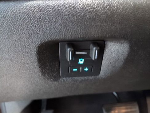 Certified 2013 GMC Sierra 1500 SLE w/ Power Tech Package image 12