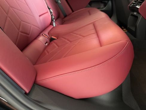 Used 2025 BMW i5 xDrive40 w/ Premium Package image 51