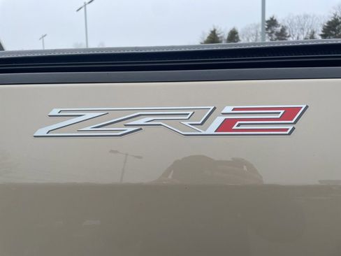 Used 2022 Chevrolet Colorado ZR2 w/ ZR2 Dusk Special Edition image 9