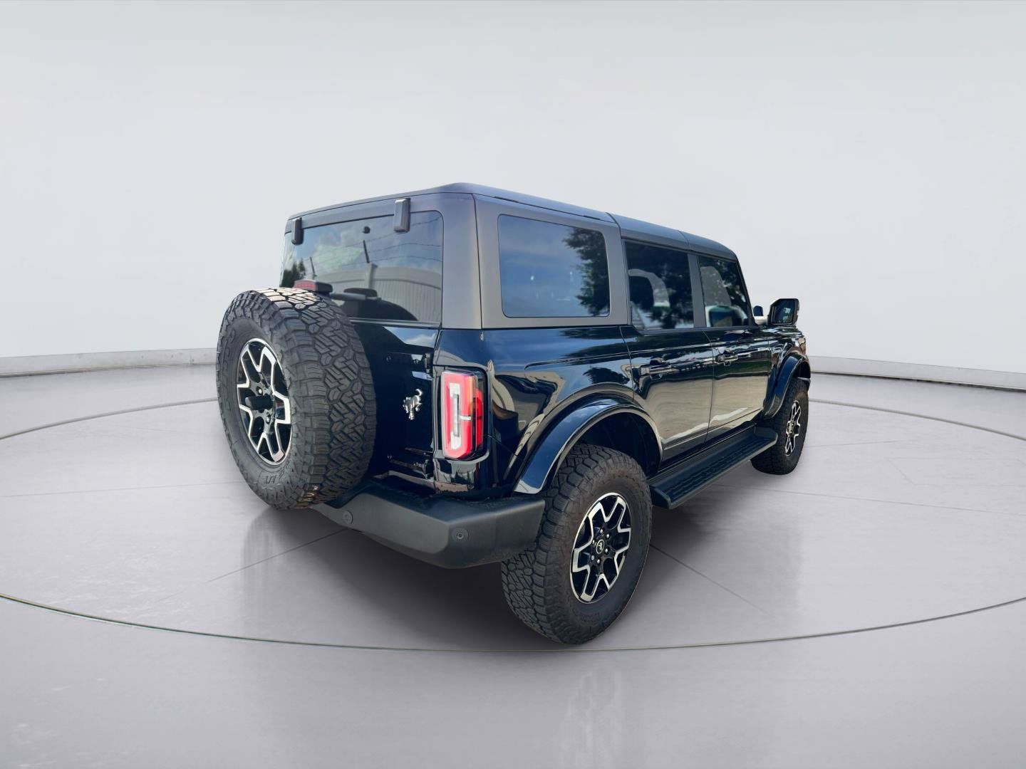 Used 2025 Ford Bronco Outer Banks AWD/4WD image 3