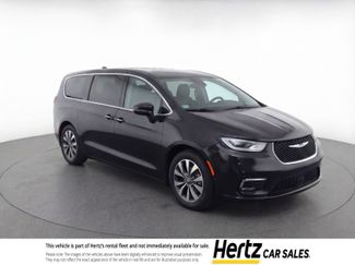 Used 2023 Chrysler Pacifica Touring-L video 1