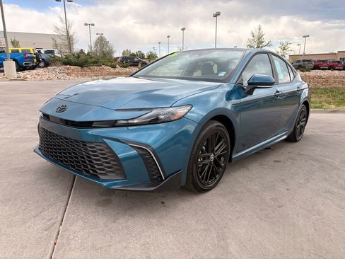 Used 2026 Toyota Camry SE FWD image 3