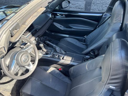 Used 2022 MAZDA MX-5 Miata RF Grand Touring RWD image 19