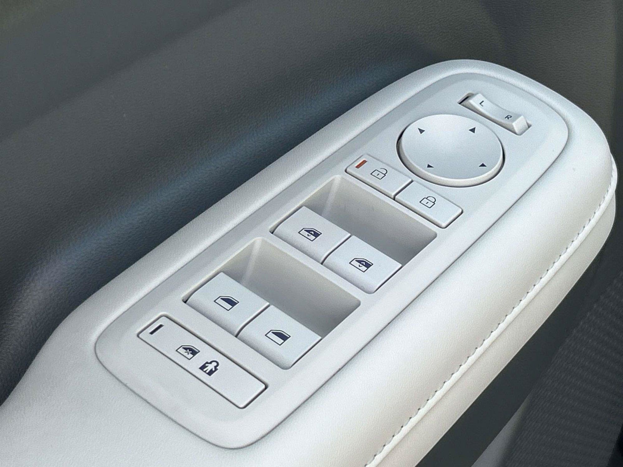 Used 2024 Hyundai Santa Fe SEL FWD image 26