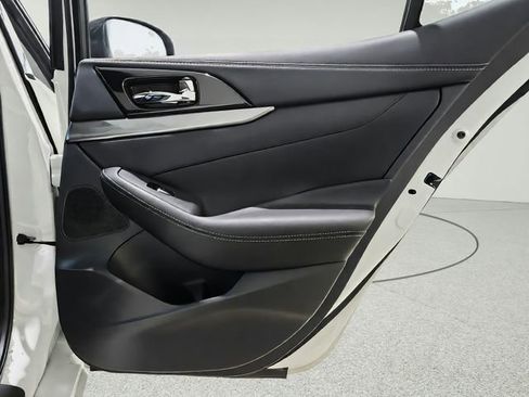 Used 2019 Nissan Maxima 3.5 SV w/ Floor Mat Group FWD image 25