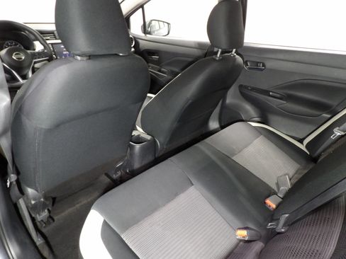 Used 2021 Nissan Versa SV FWD image 10
