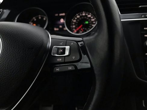 Used 2021 Volkswagen Tiguan SE R-Line image 37