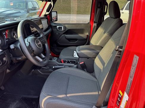 Used 2025 Jeep Gladiator Sport AWD/4WD image 12