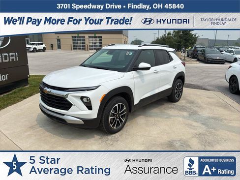 Used 2025 Chevrolet TrailBlazer LT AWD/4WD image 1