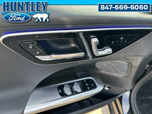 Used 2025 Mercedes-Benz C 300 4MATIC Sedan image 20