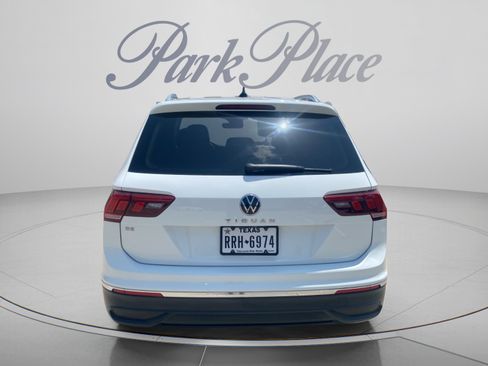 Used 2022 Volkswagen Tiguan SE FWD image 4