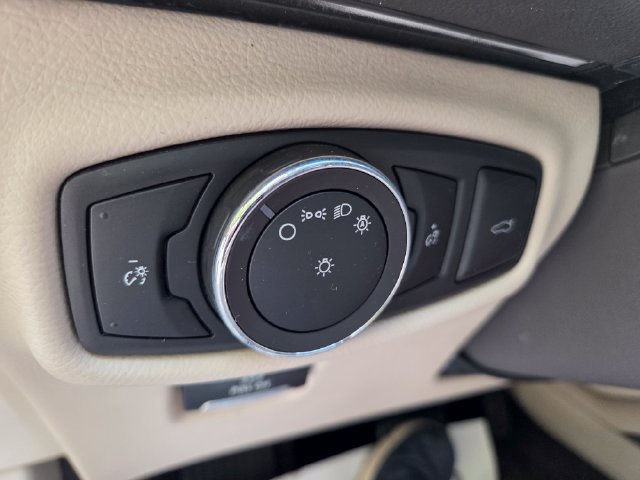 Used 2017 Lincoln MKZ Select w/ Select Plus Package AWD/4WD image 23