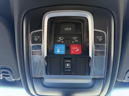 New 2026 RAM 1500 4x4 Crew Cab image 30