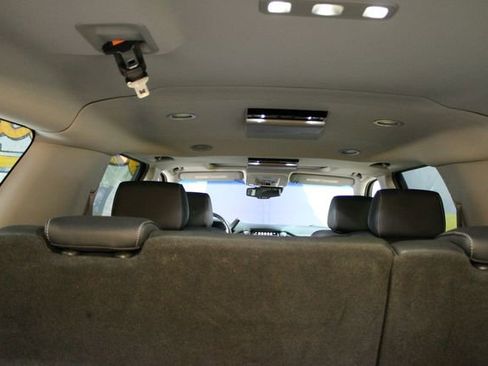 Used 2019 Chevrolet Suburban Premier AWD/4WD image 18