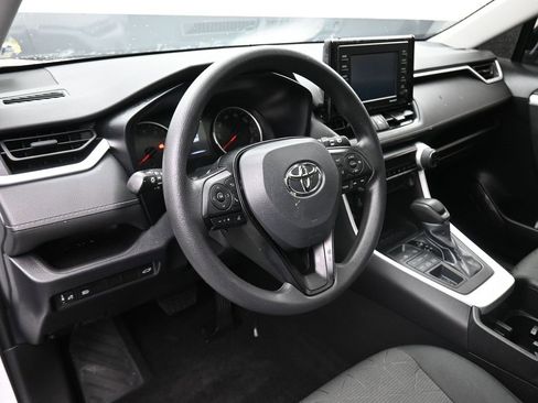 Used 2022 Toyota RAV4 XLE w/ Convenience Package image 12