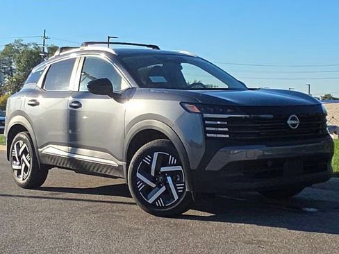 New 2026 Nissan Kicks SV w/ SV Premium Package image 2