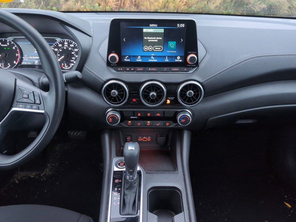 Certified 2024 Nissan Sentra SV FWD image 10