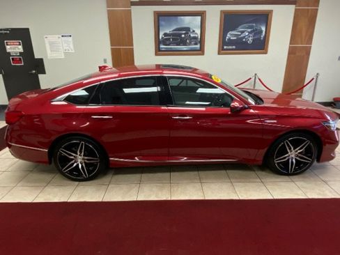 Used 2022 Honda Accord Touring image 6