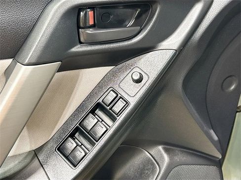 Used 2015 Subaru Forester 2.5i w/ Alloy Wheel Package image 19