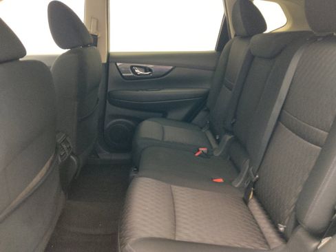 Used 2017 Nissan Rogue SV w/ SV Premium Package FWD image 18