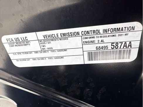 Used 2021 Jeep Compass Latitude w/ Sun and Sound Group AWD/4WD image 19