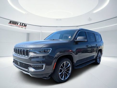 Used 2022 Jeep Wagoneer Series II w/ Premium Group I AWD/4WD image 7