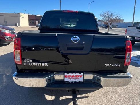 Used 2011 Nissan Frontier SV image 8