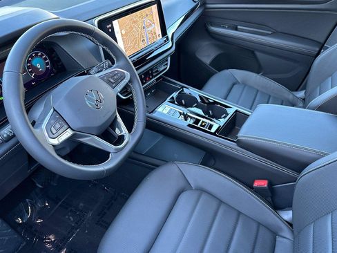 New 2026 Volkswagen Atlas Cross Sport SEL AWD/4WD image 9