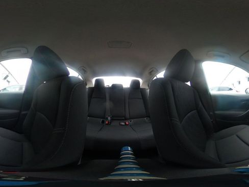 Used 2025 Toyota Corolla LE image 40