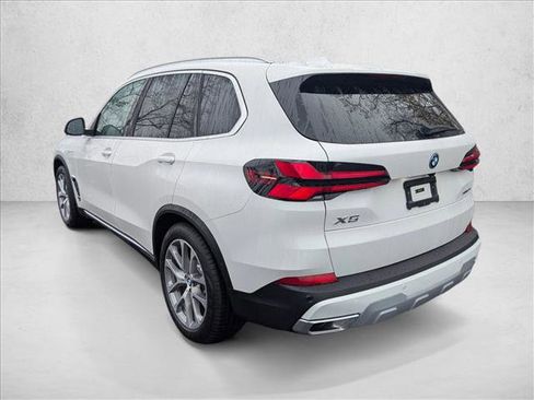 New 2026 BMW X5 xDrive50e image 8